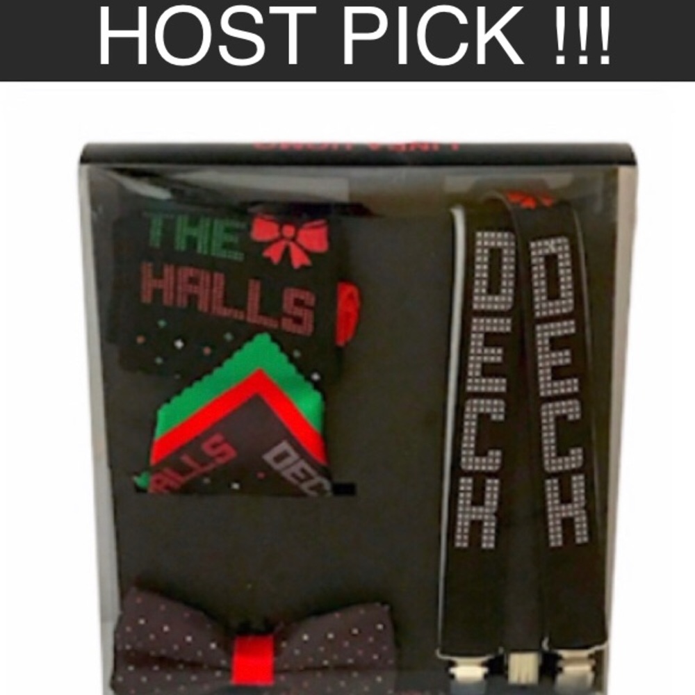 🎉HP🎉🎄New 4 Piece “Deck the Halls” Accessory Set
